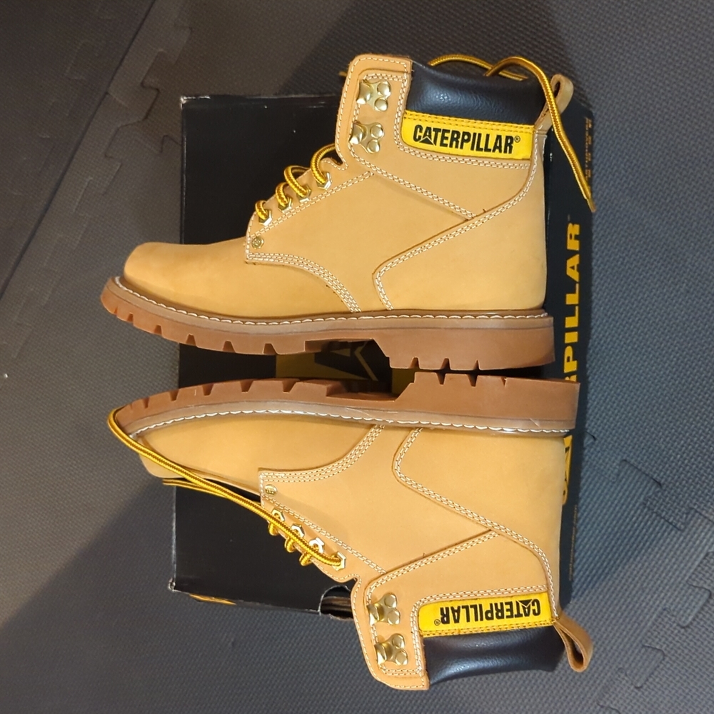 NEW. Caterpillar Second Shift Work Boots - Picture 4 of 8